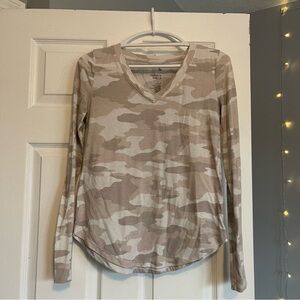 GUC Women’s size S long sleeve So brand